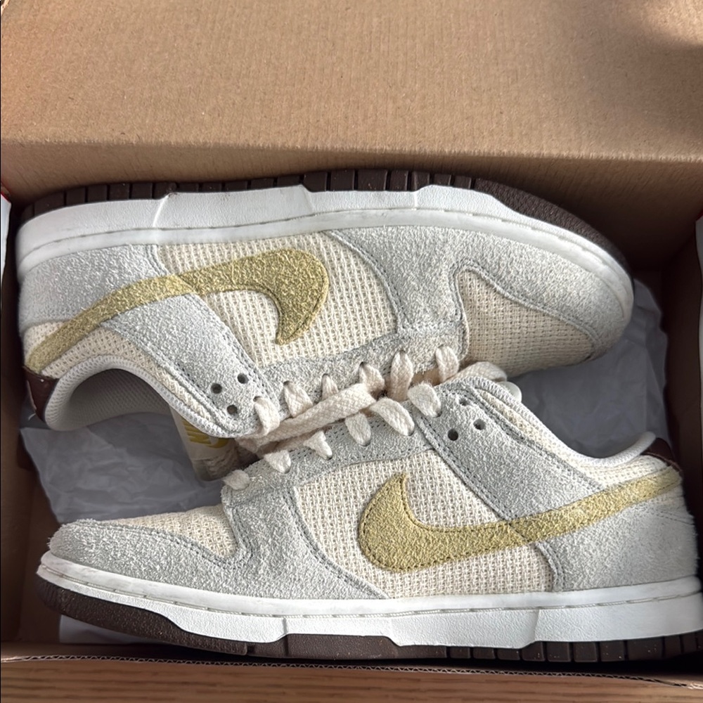 Women’s Nike Dunks Low -